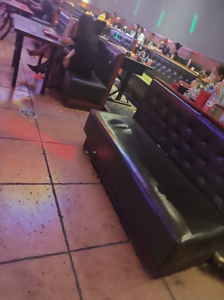 鑫农垦舞厅中街店，今天出门送文